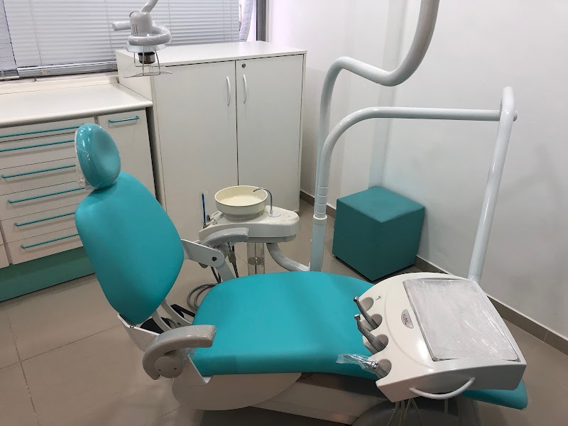 Dra Letícia Macedo - Dentista - foto 2