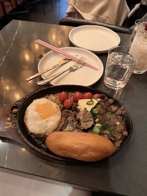 Miss Saigon Vietnamese Restaurant & Lounge photo 3