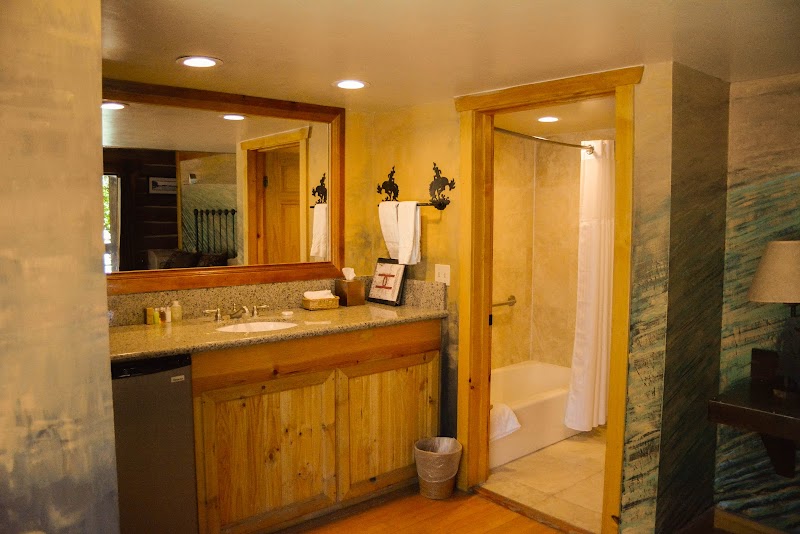 Parkfield Lodge - Photo 2