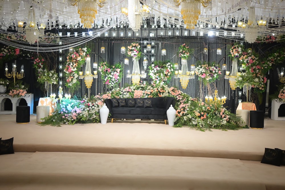 Queens’ Palace Marquee wedding venue photo 1
