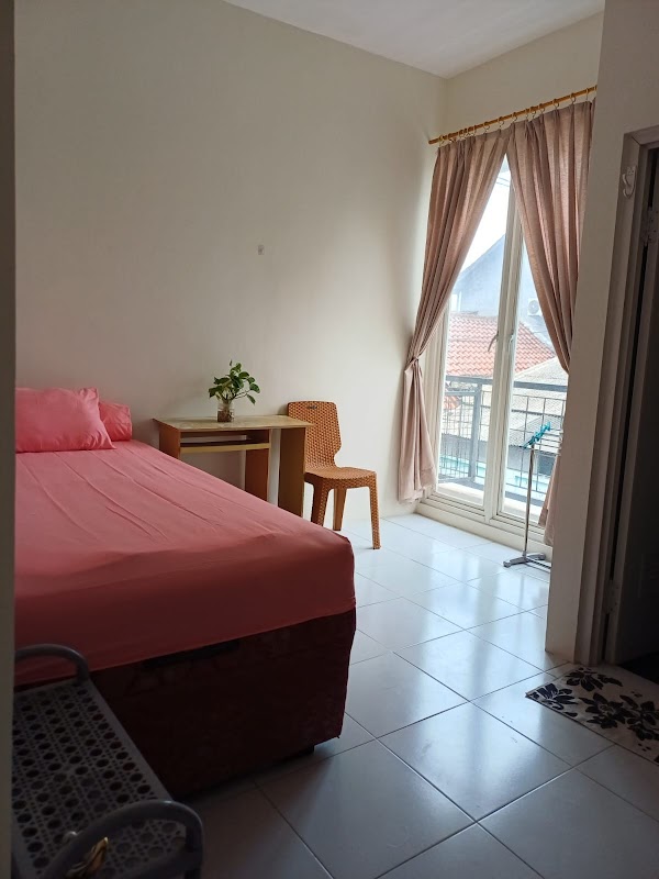 KOST PUTRI LA VILLE WONODRI