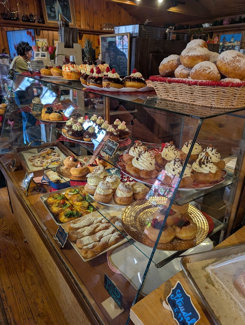 Four Green Cats Cafe photo 2