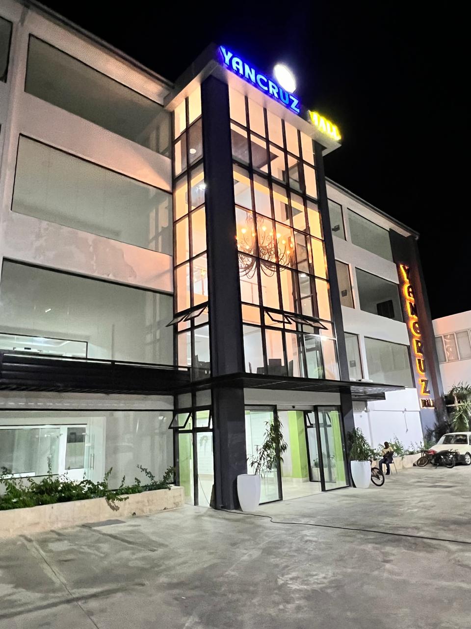 Yancruz Mall - Imagen 1