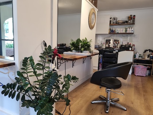 Oasis Hair Salon photo 2