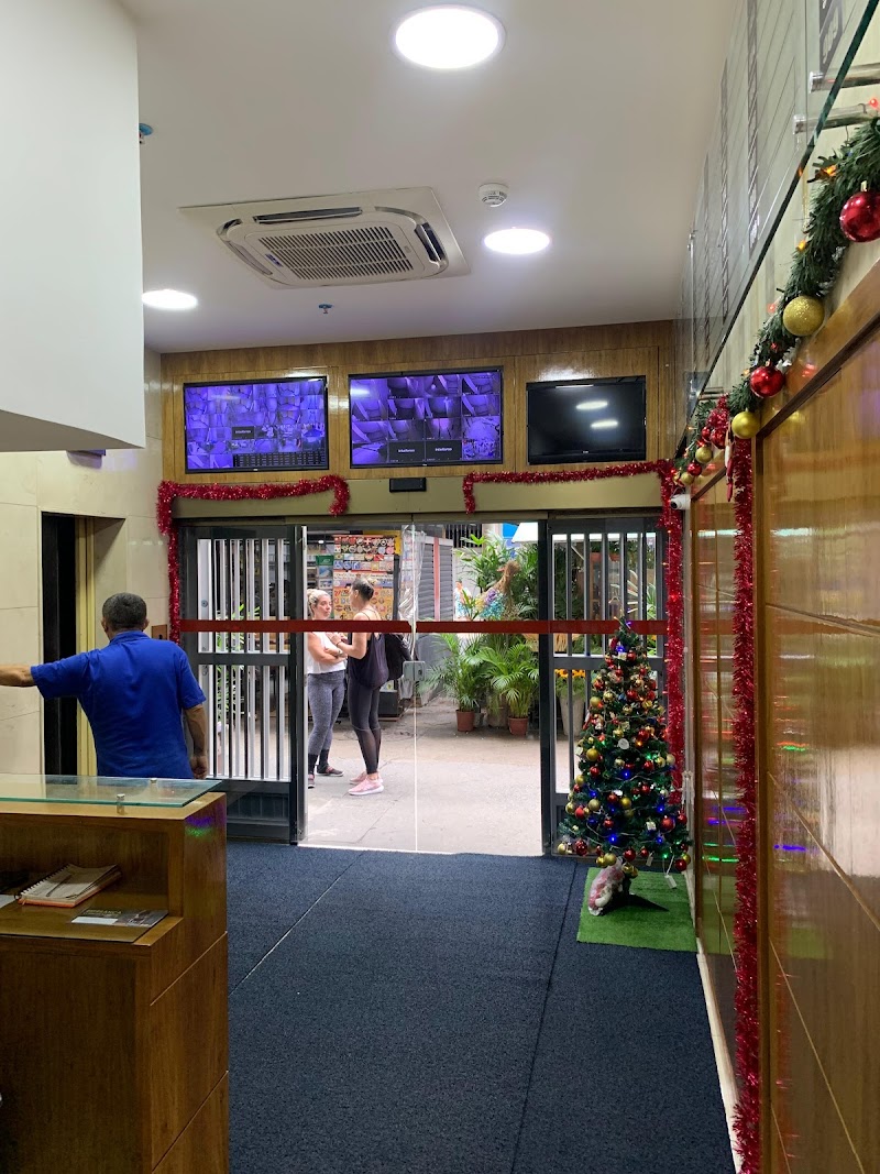 Dra Sabrina Wigneron| Implante Dentário | Dentista | Consultório Studio Oral Implantes| Copacabana | Rio de Janeiro - RJ - foto 2