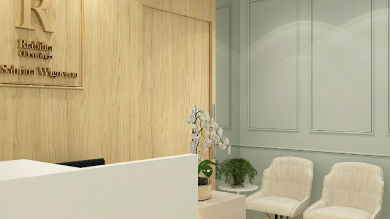 Dra Sabrina Wigneron| Implante Dentário | Dentista | Consultório Studio Oral Implantes| Copacabana | Rio de Janeiro - RJ