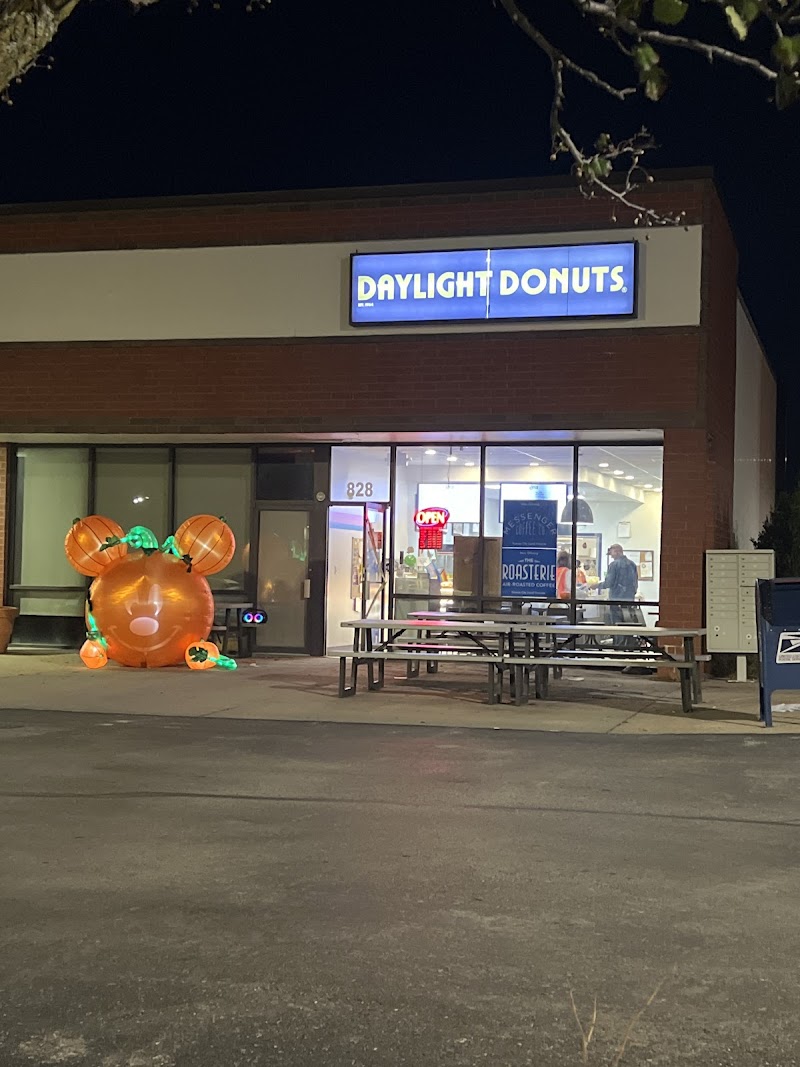 Daylight Donuts - Gardner photo 3