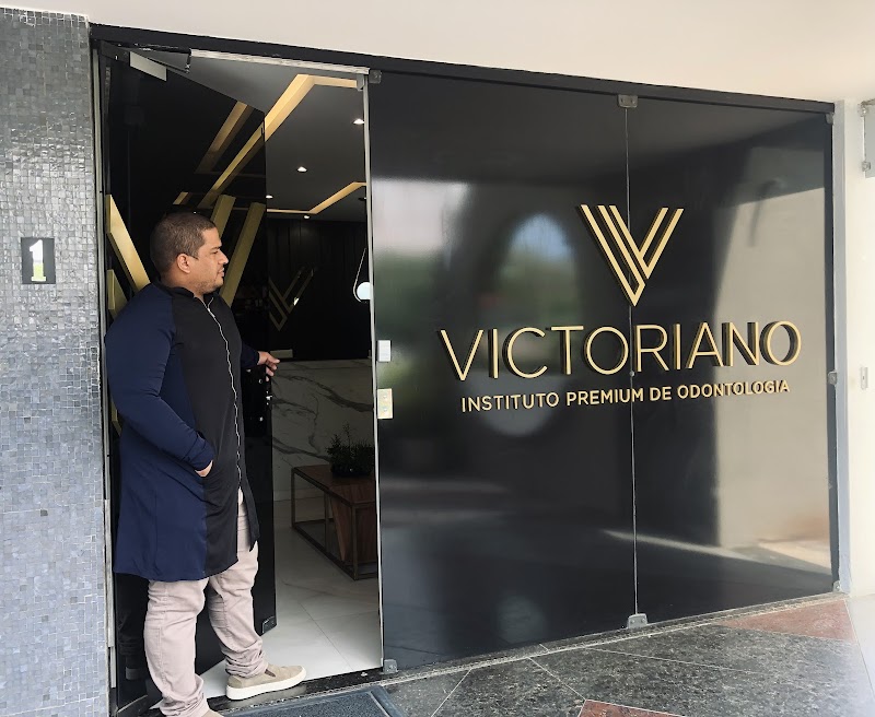 Victoriano Instituto Premium de Odontologia