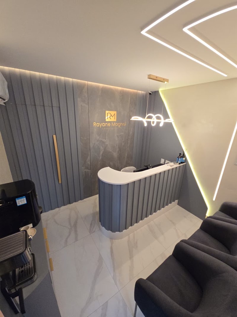 Dra Rayane Magnol - Dentista na Enseada do Suá - Vitória - foto 2