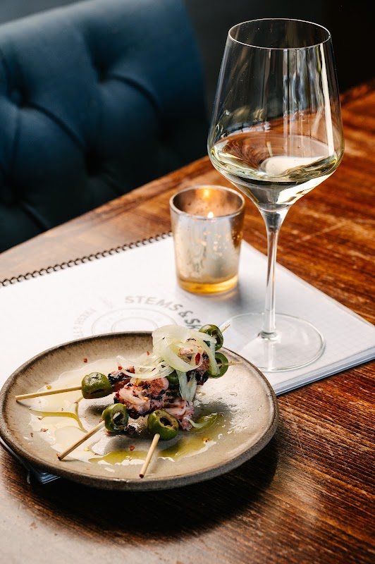 Stems & Skins photo 2