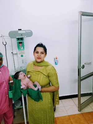 Dr. Ankita Mahajan Yadav (Gynecologist) - Image 3