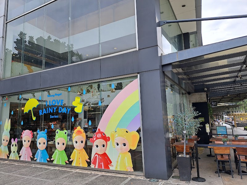 Shops at Serendra