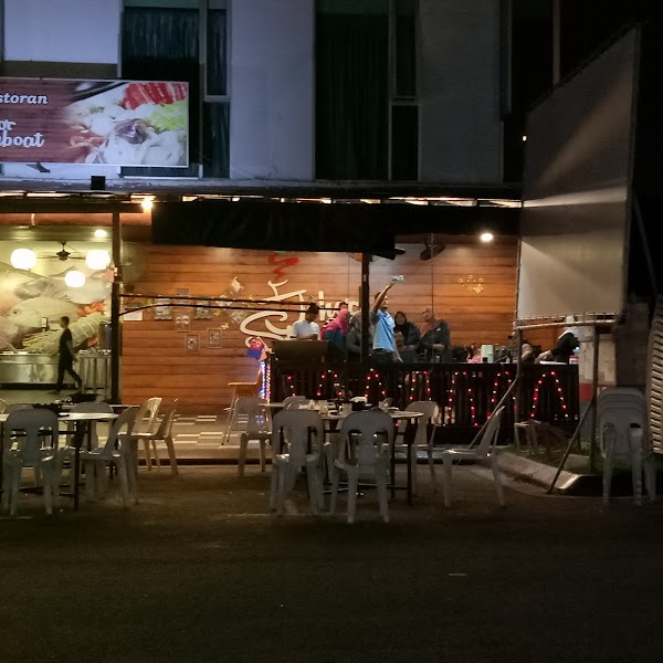 Johor Steamboat - Photo 1