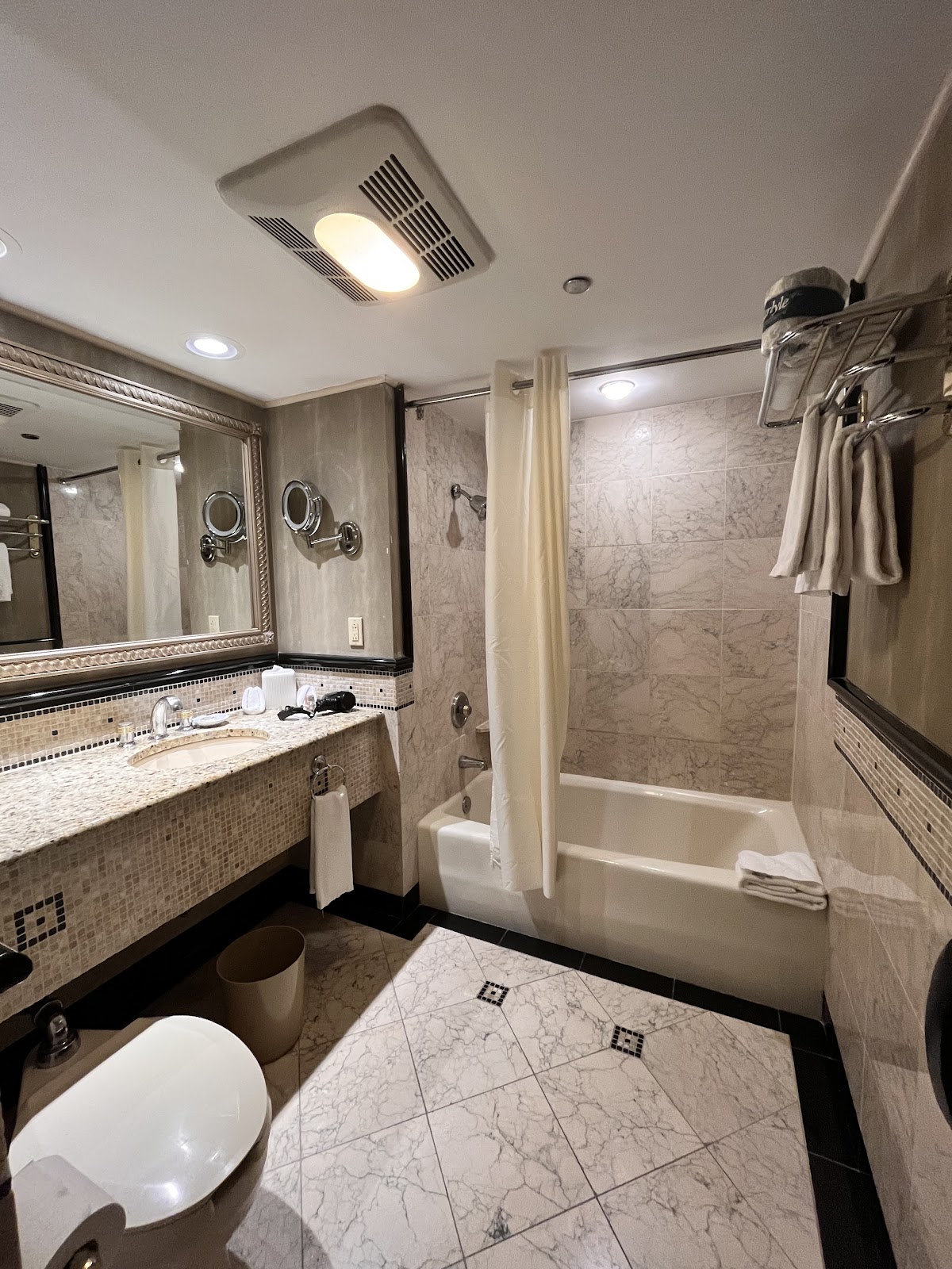 The Whitehall Hotel Chicago, dog-friendly hotel, photo 2