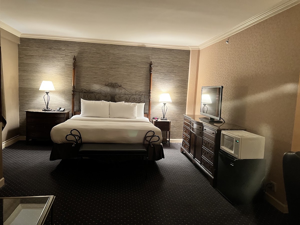The Whitehall Hotel Chicago, dog-friendly hotel