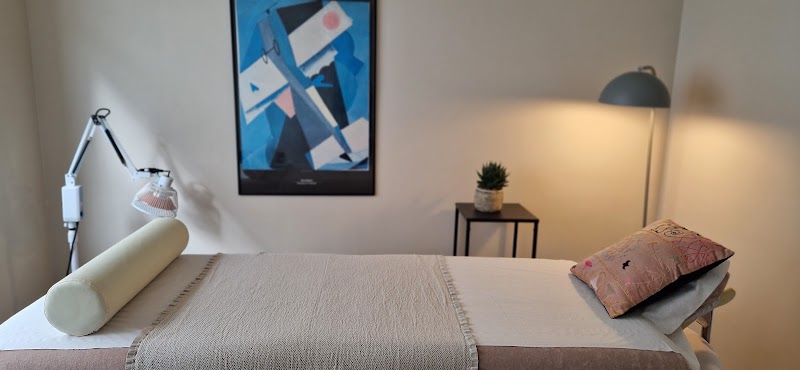 Chloé Penillard - Médecine Chinoise --- Paris 1er & Neuilly sur Seine