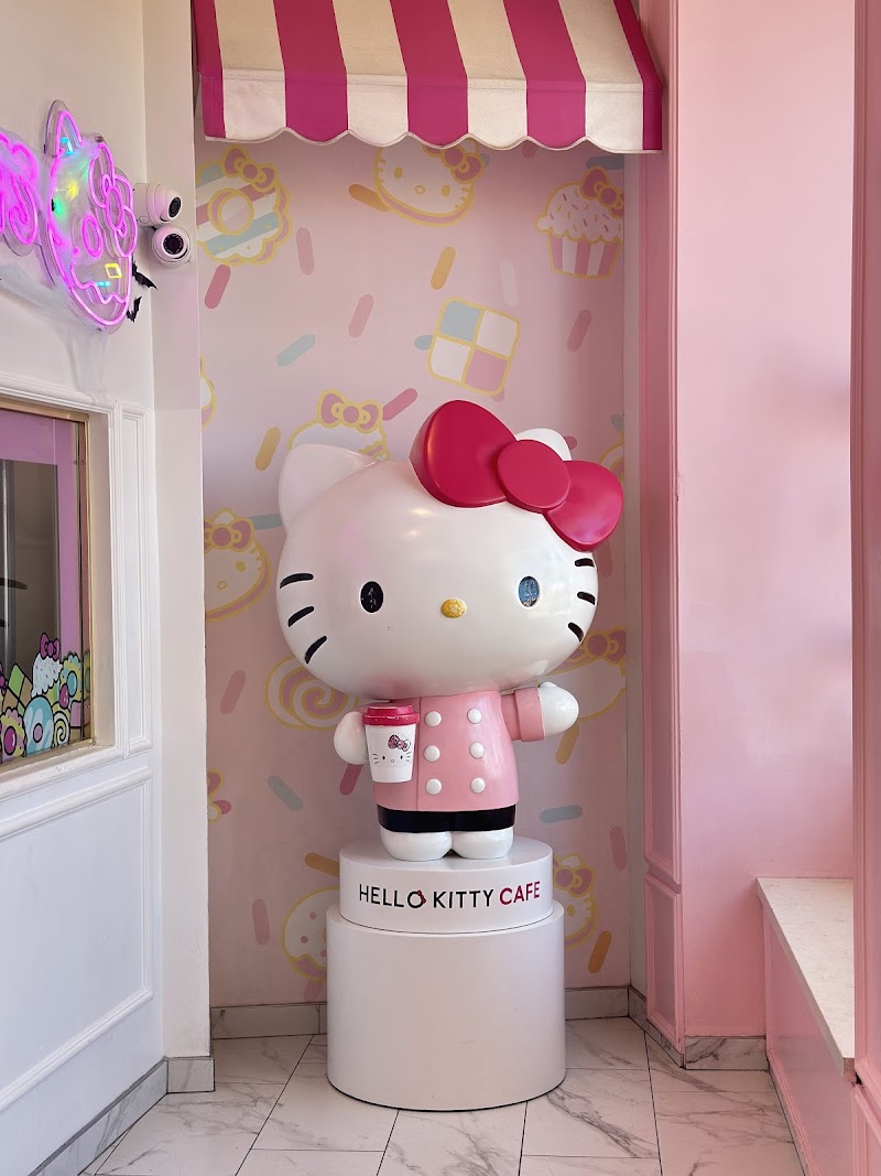 Hello Kitty Café photo 3