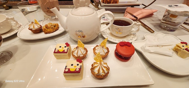 Hello Kitty Café photo 2