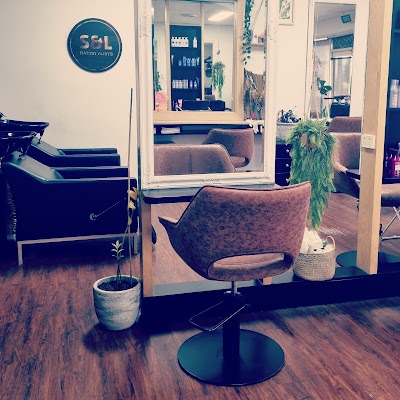 Sas & Lee's Hairstylists