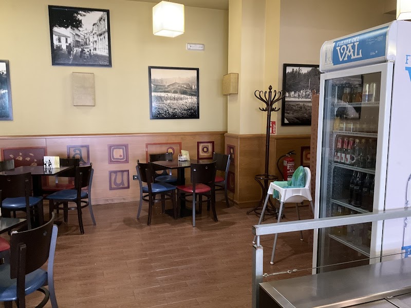 Cafetería Ruar photo 3