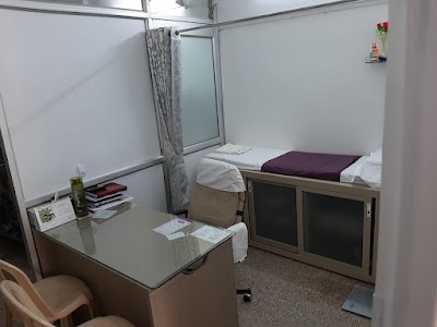 Dr Deepika Doshi | Obstetrician & Gynecologist | Best Gynecologist in Mumbai | Abortion Clinic | Gynecologist in Borivali - Image 2