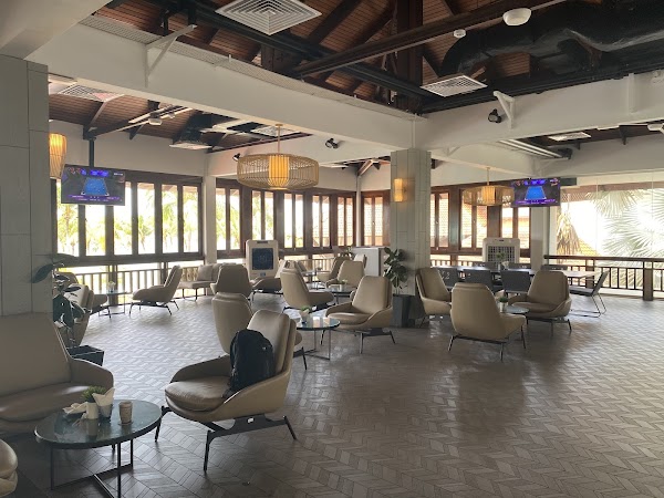 Axis Lounge - Photo 1