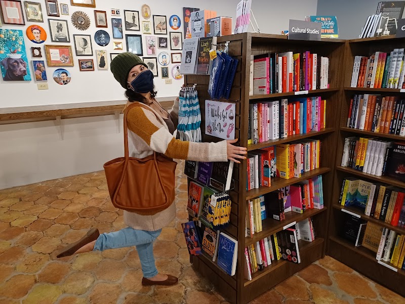 Nowhere Bookshop photo 3