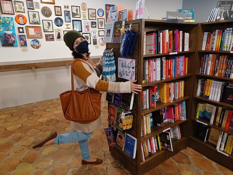 Nowhere Bookshop photo 3