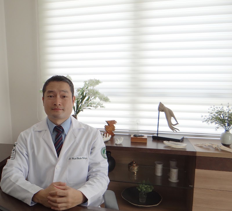 Dr. Erick Yoshio- Ortopedia especialista em Mão/ Cirurgia da Mão e Microcirurgia.