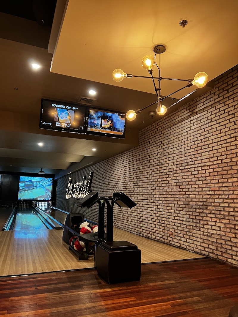 810 Entertainment - Phoenix — interior