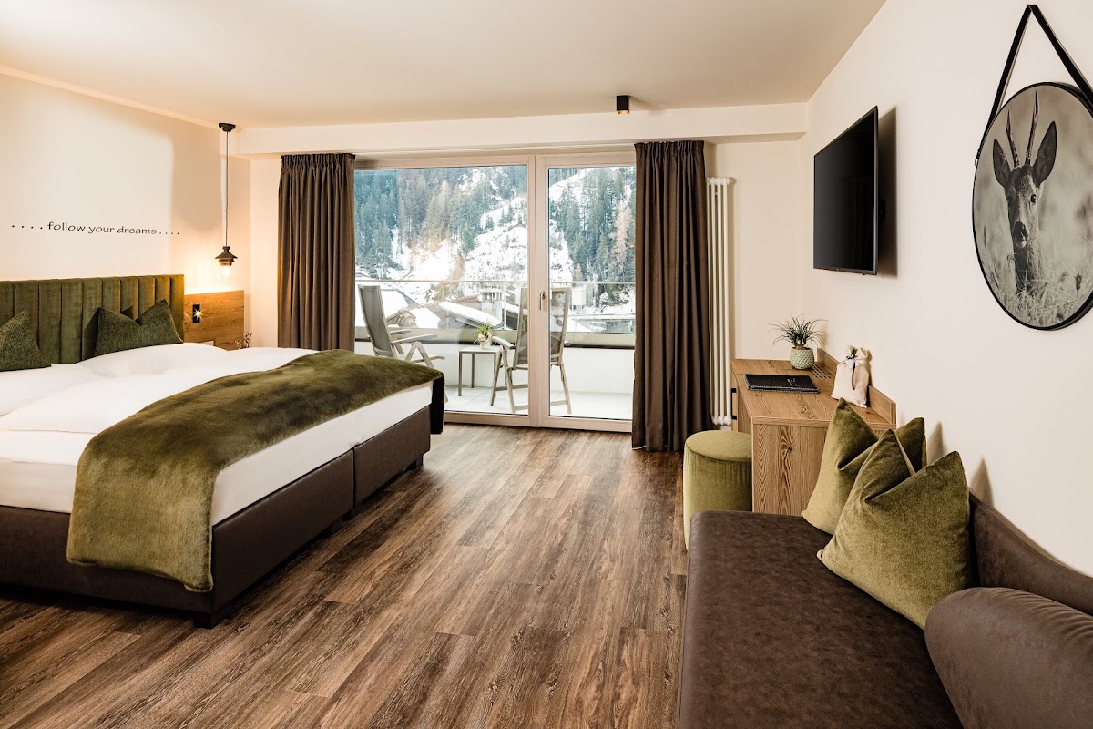 Hotel Touring Dolomites hero