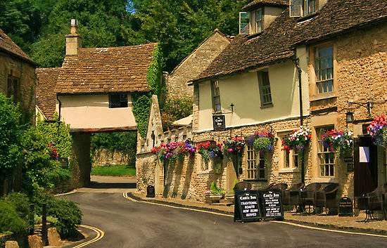 The Castle Inn, Castle Combe, dog-friendly hotel in Bath