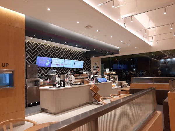 The Coffee Bean & Tea Leaf - Photo 1