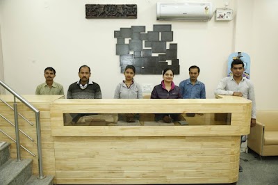 Dr Radha Jain: Genesis Neurogen Centre For Lady Doctor | Gynecologist & Obstetrician | Anand Vihar | Karkardooma | East Delhi - Image 3