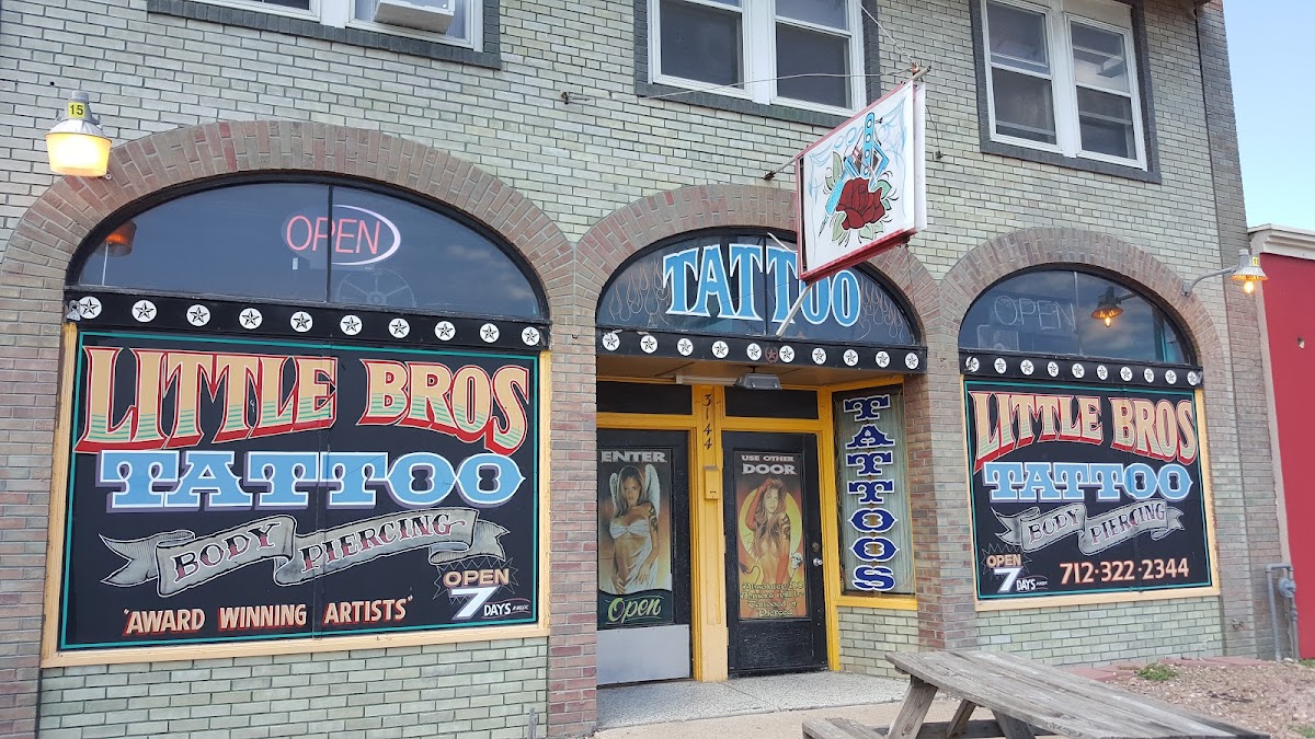 Lil Bros' Tattoo tattoo parlor in Council Bluffs, NE