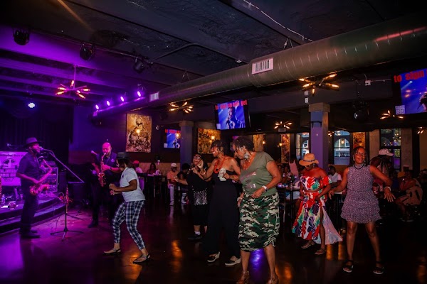 Photo by The Palm Room