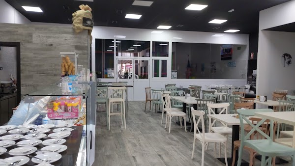 Oasis Park Cakes & Drinks