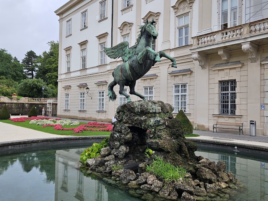 Pegasusbrunnen fotoğraf 1
