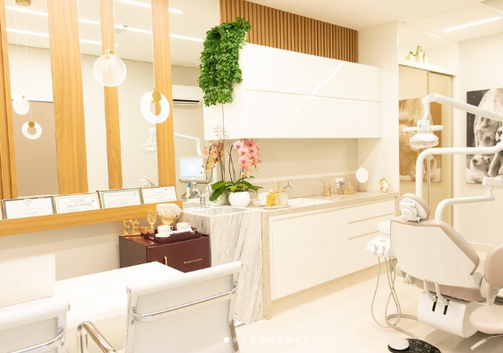 Dra. Nívia Higino | Invisalign em Uberlândia - foto 2