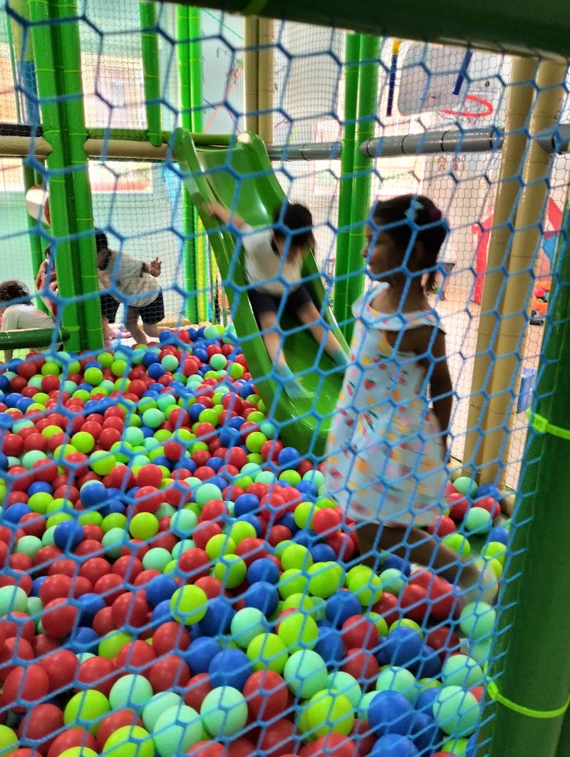 La Jungla Kidz Club Chamberí, Parque de Bolas)