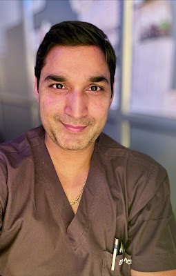 Dr Vickey Katheria