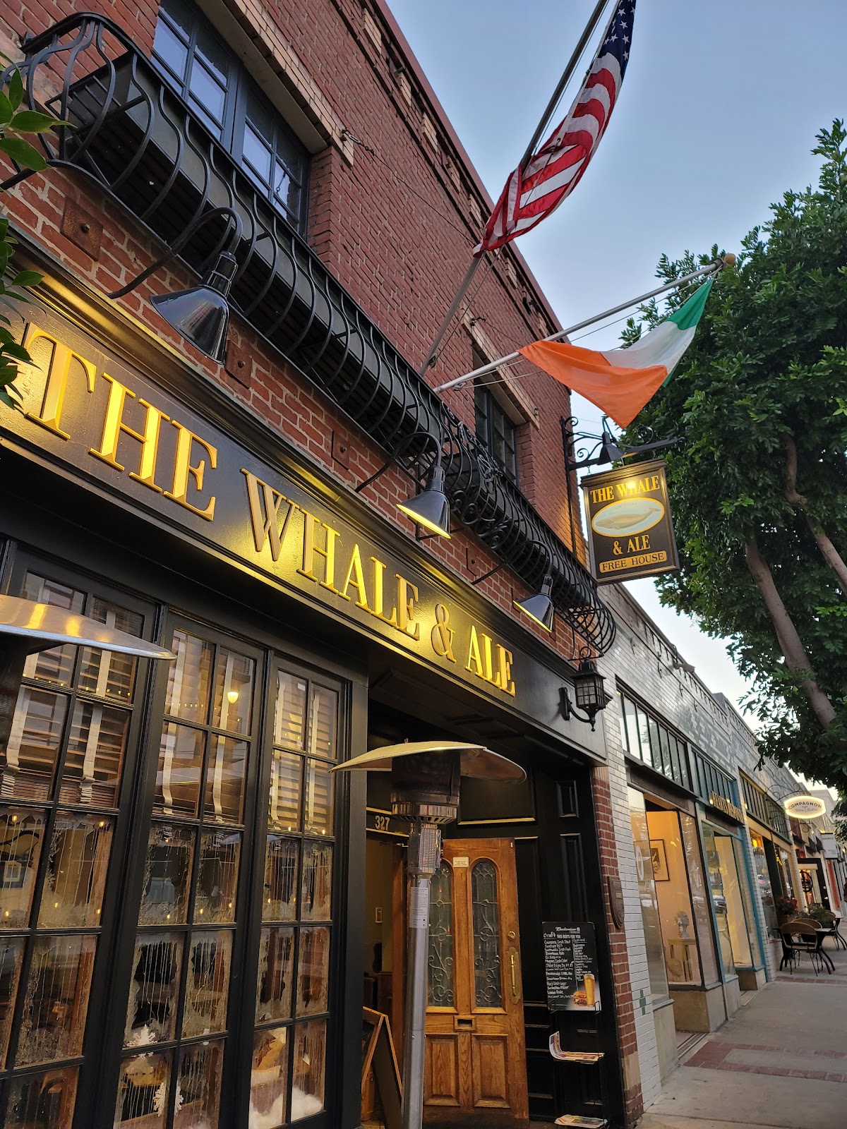 The Whale & Ale Gastropub in san-pedro