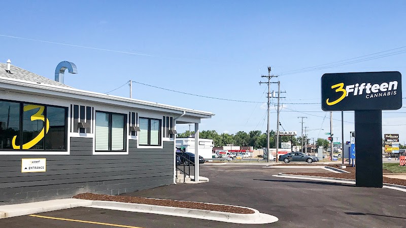 Video tour of Skymint Grand Rapids Plainfield retail environment