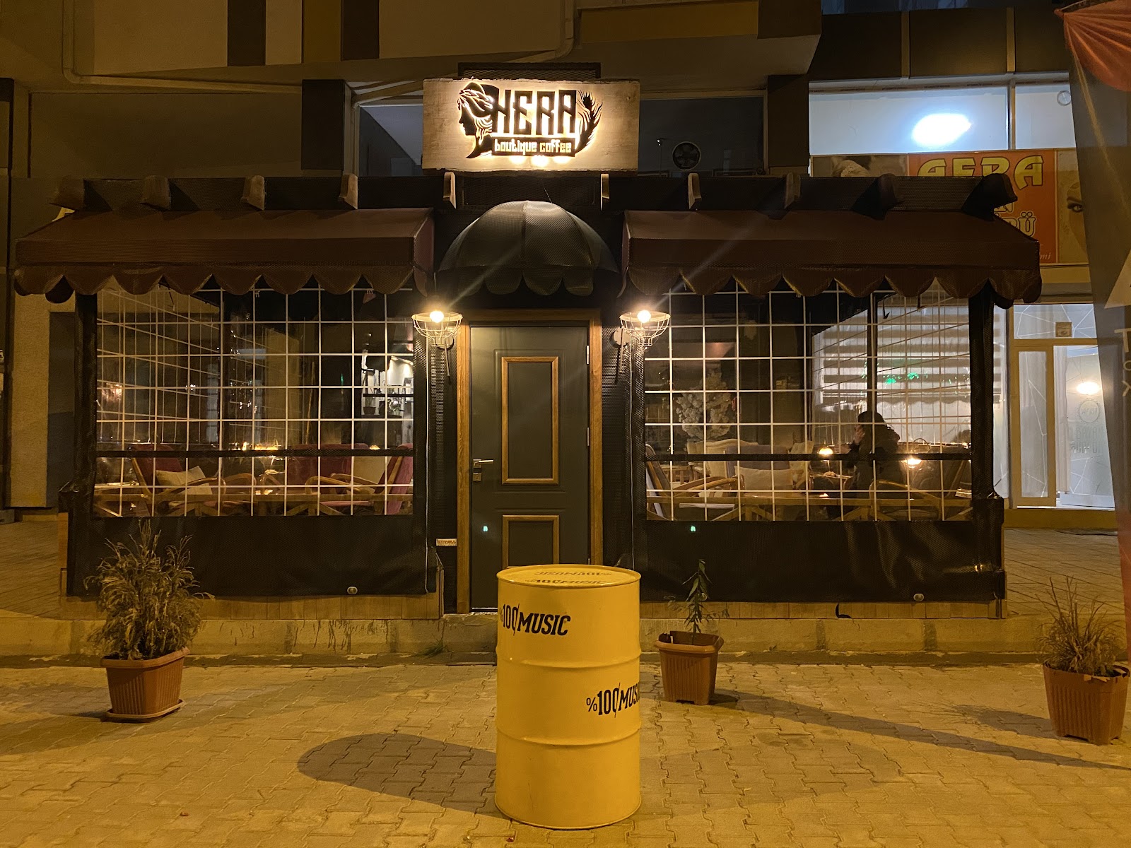 Hera Butik cafe & Bar mekanı