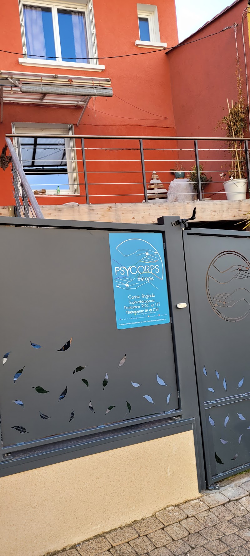 Carine Anglade, Sophrologue, Praticienne RESC et EFT, cabinet PSYCORPS THERAPIE