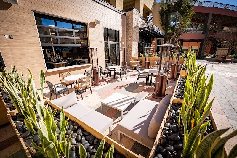 Level Up Bowl & Bistro photo 7