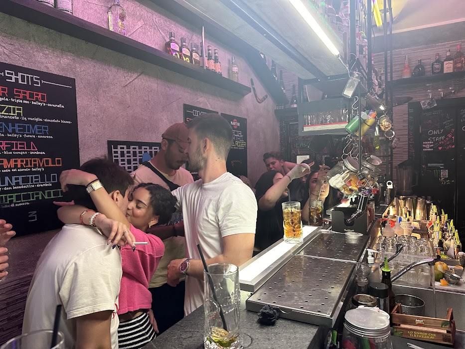 Swig Bar • The Black Hole fotoğraf 1