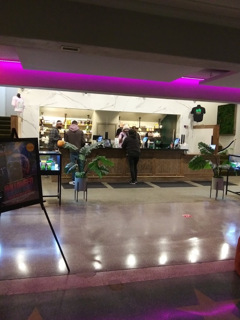 Video tour of Ivy Hill Weed Dispensary Oakland retail environment