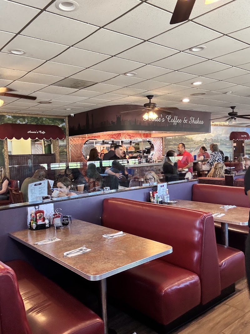 Annie's Cafe Temecula photo 4