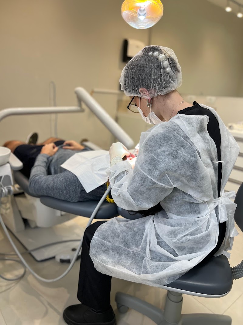 Dra Thayla Almeida Odontologia - foto 3